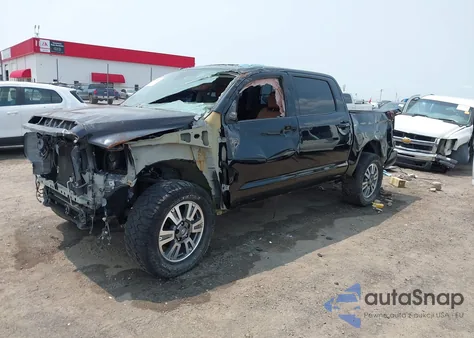 2018 Toyota Tundra 1794 5.7L V8 z USA, uszkodzony, nr VIN 5TFAW5F15JX761406